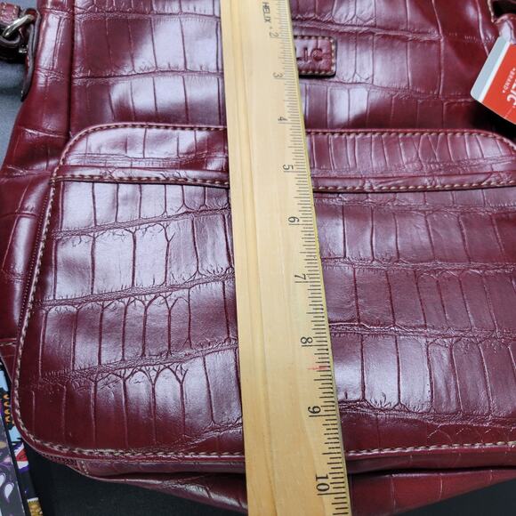 RELIC NWT Maroon Burgundy Faux Leather Crossbody Shoulder Bag Adjustable Strap - Picture 10 of 12